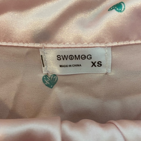 Silky pink pajamas - Picture 4 of 6